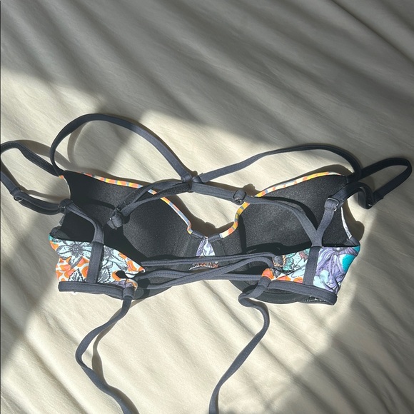 Bikini Set - Picture 6 of 6